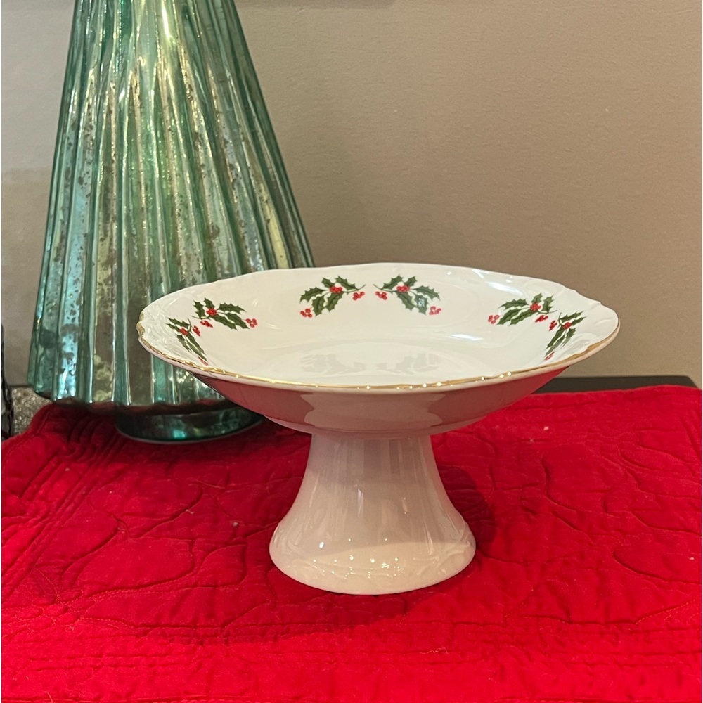 Christmas Holly Porcelain 8 “ Pedestal Cake Pastry Stand Server Japan Holiday